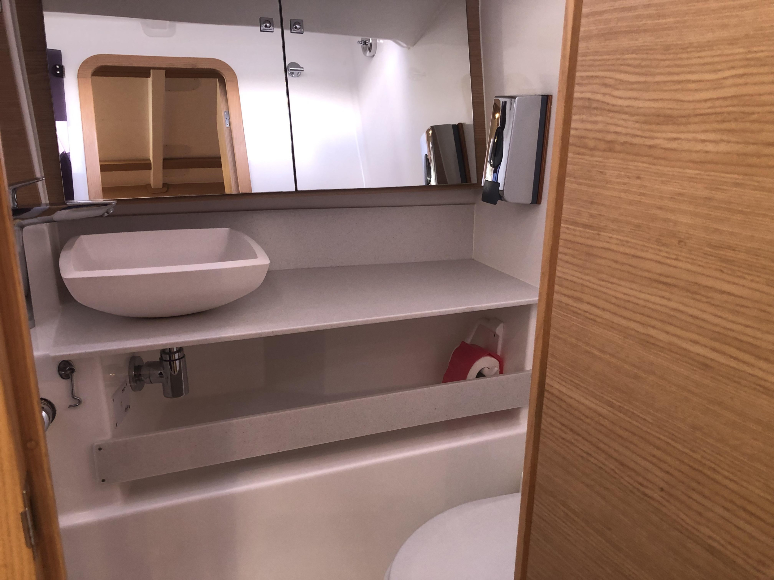 Dufour 430 Grand Large — photo 11