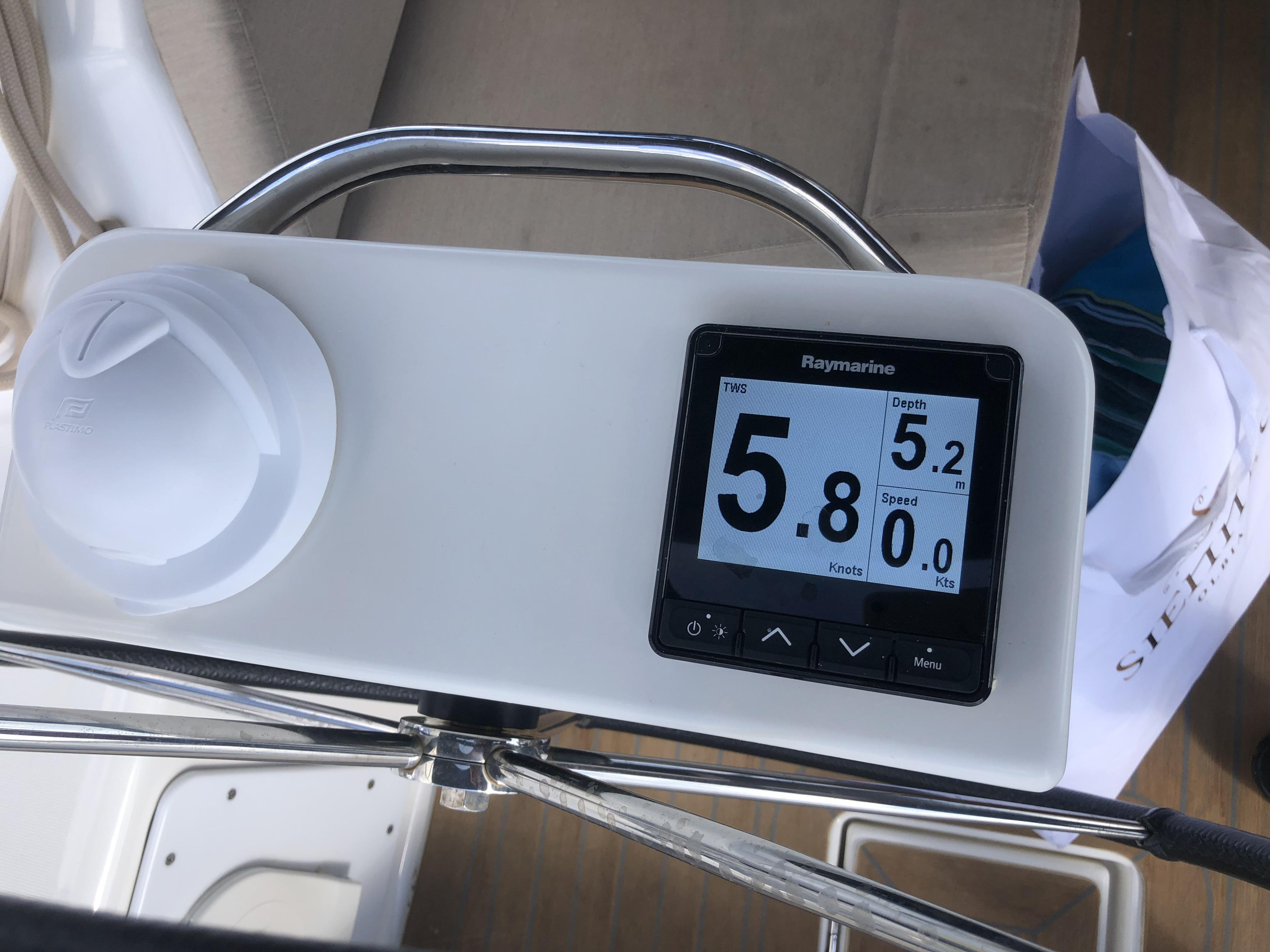 Dufour 430 Grand Large — photo 4