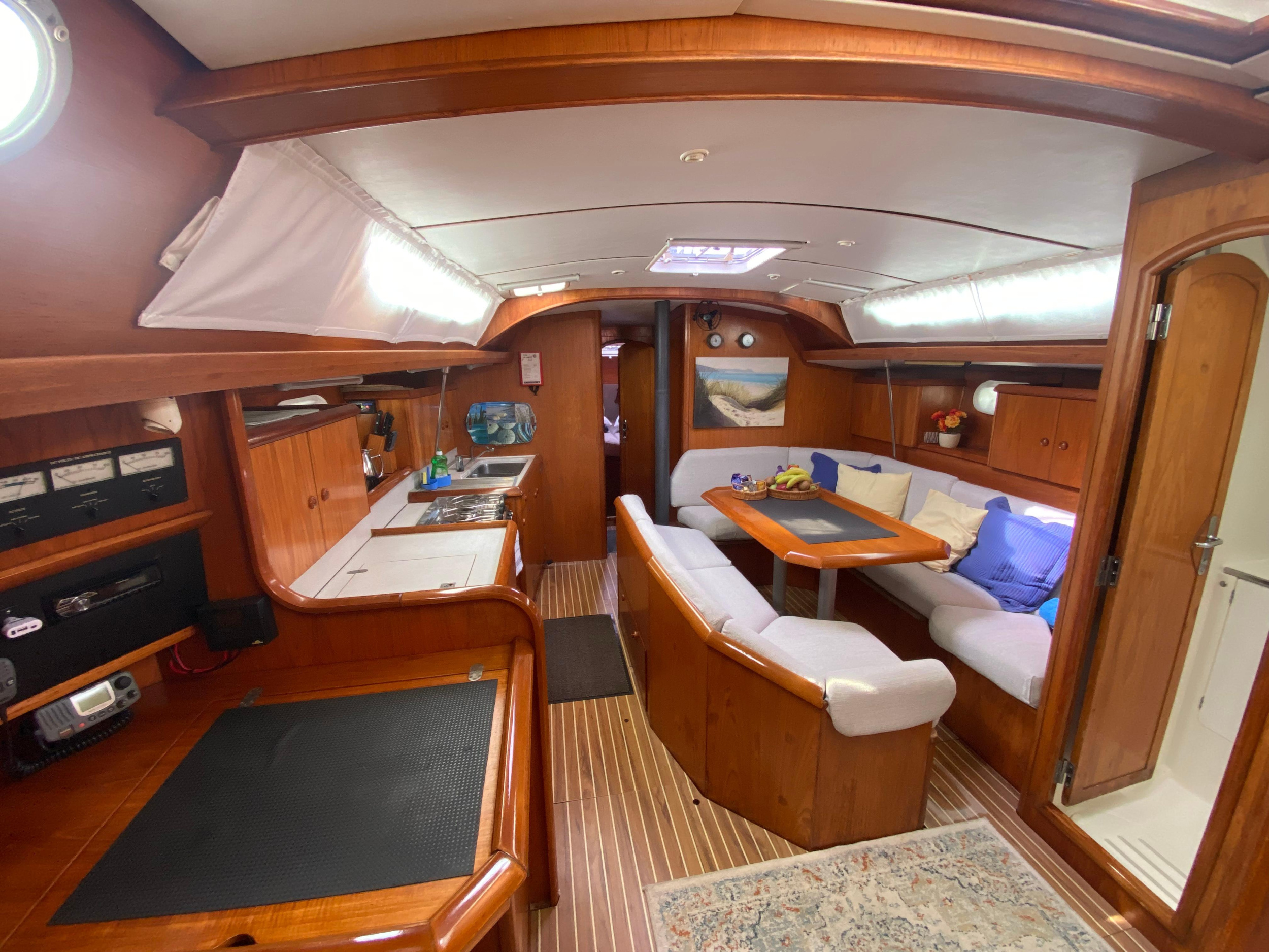 Sun Odyssey 42.2 (4 cab.) — photo 4