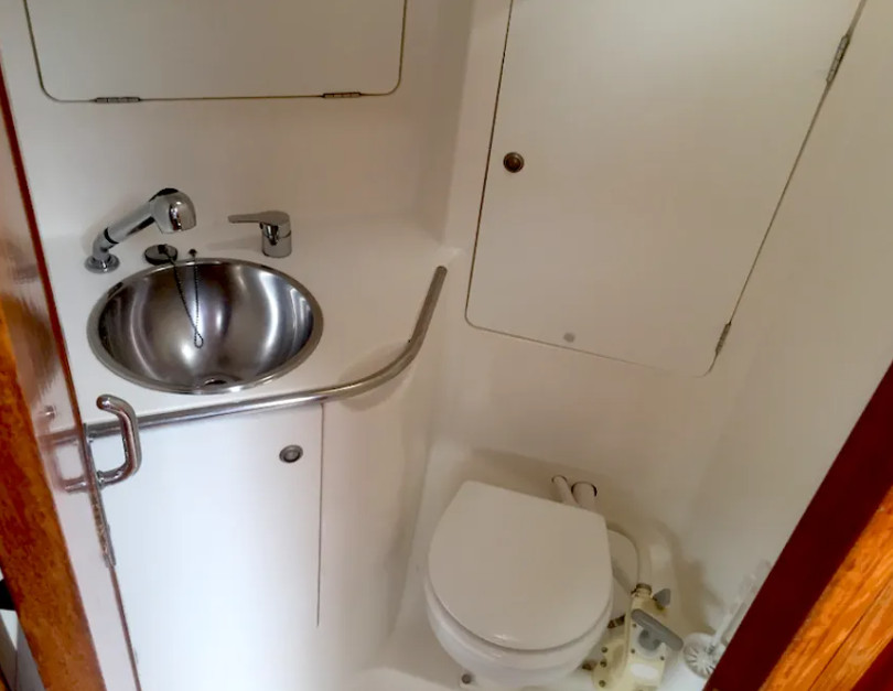 Sun Odyssey 42.2 (4 cab.) — photo 5