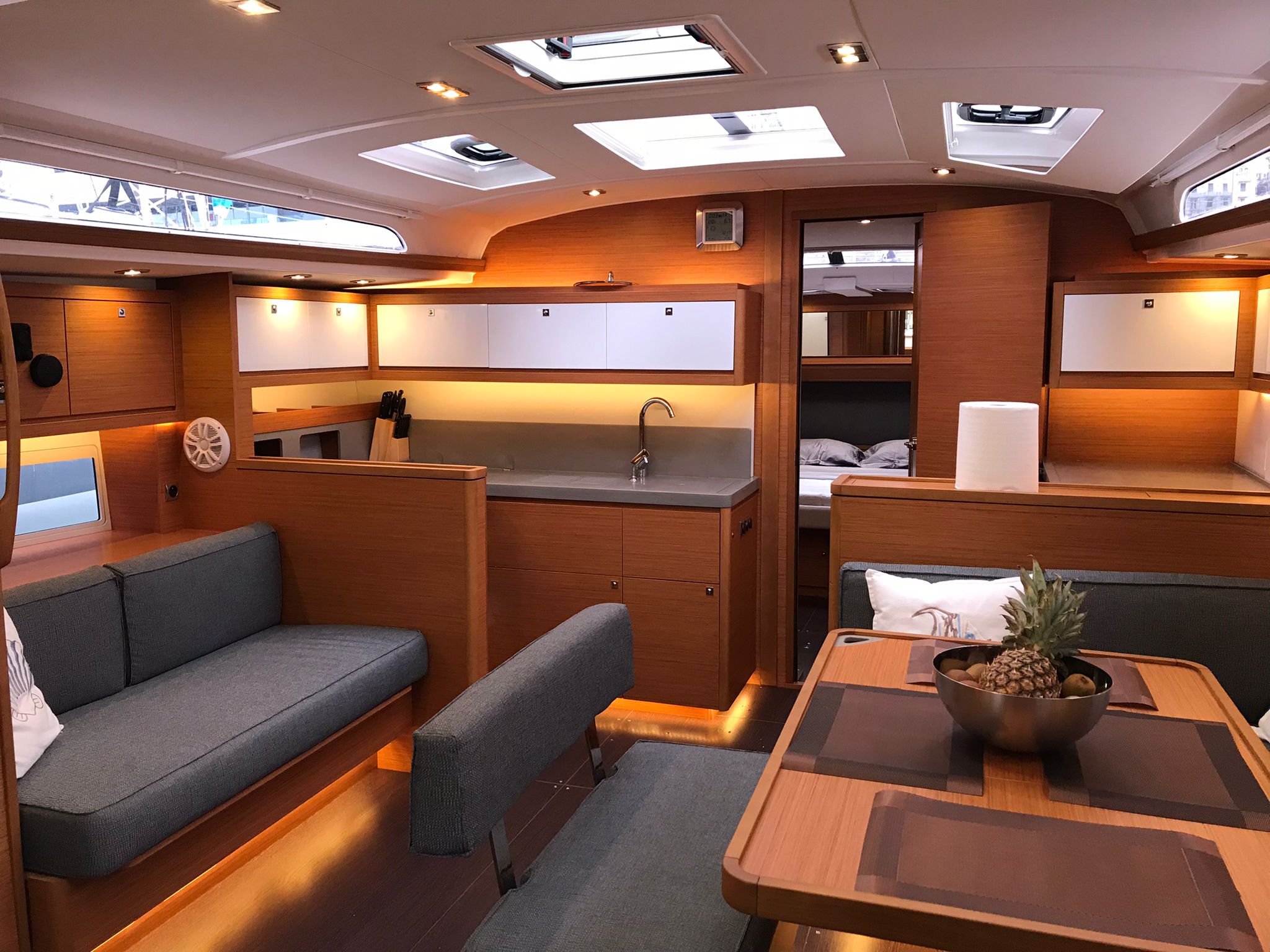 Dufour 470 Owner's version — photo 15