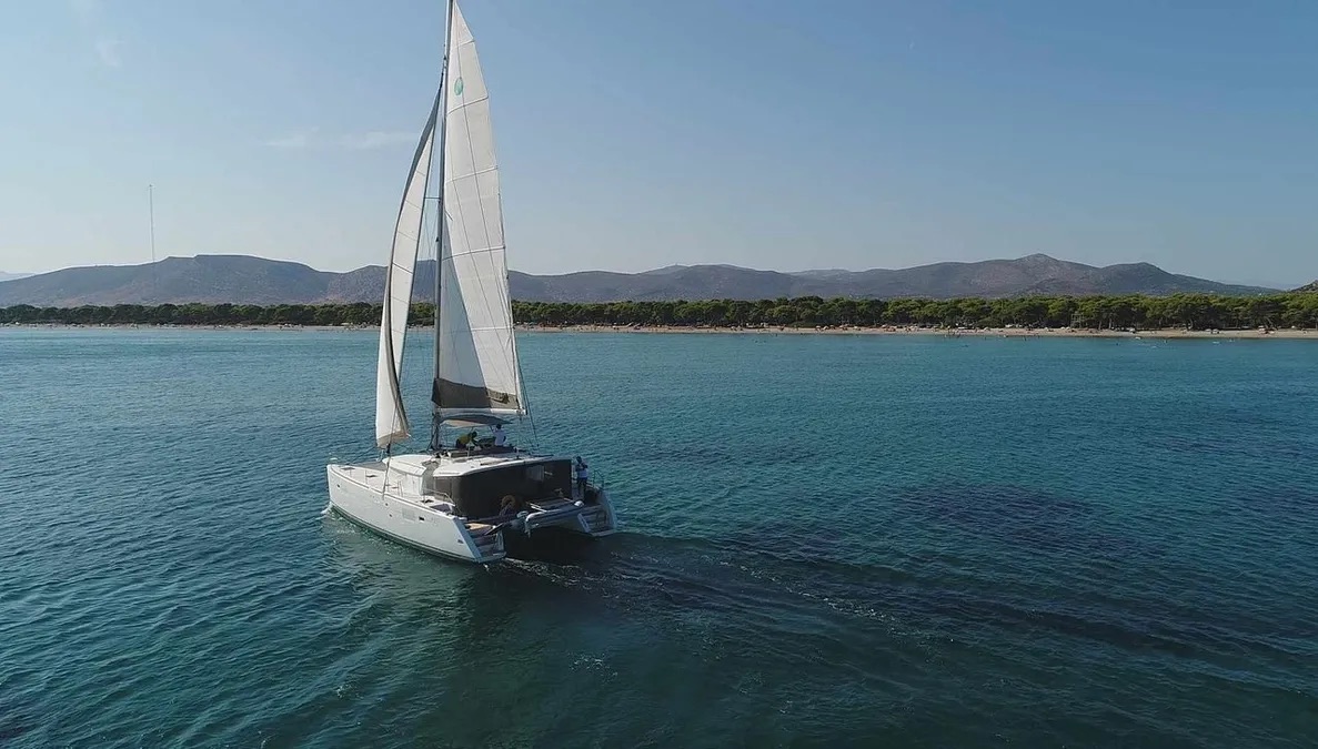 Lagoon 450 Fly — photo 4