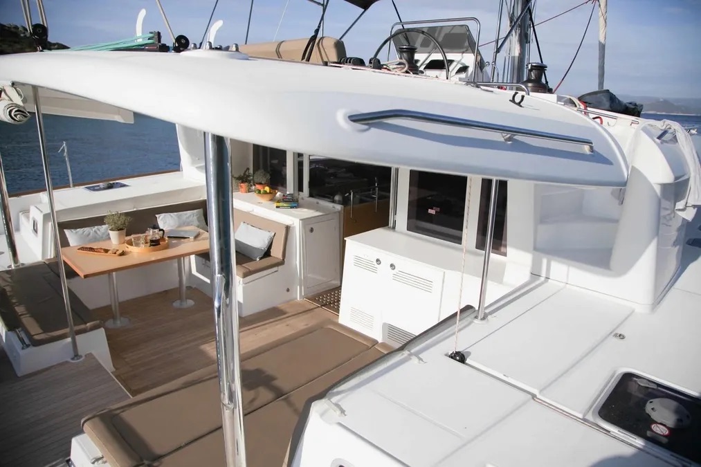 Lagoon 450 Fly — photo 20