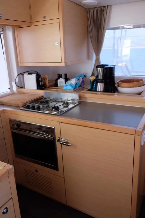 Lagoon 450 Fly — photo 15