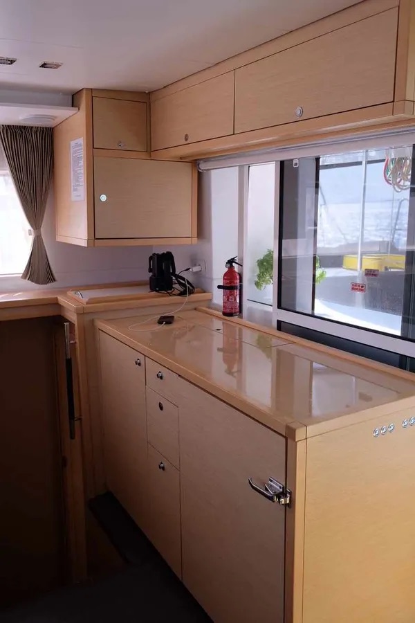 Lagoon 450 Fly — photo 6