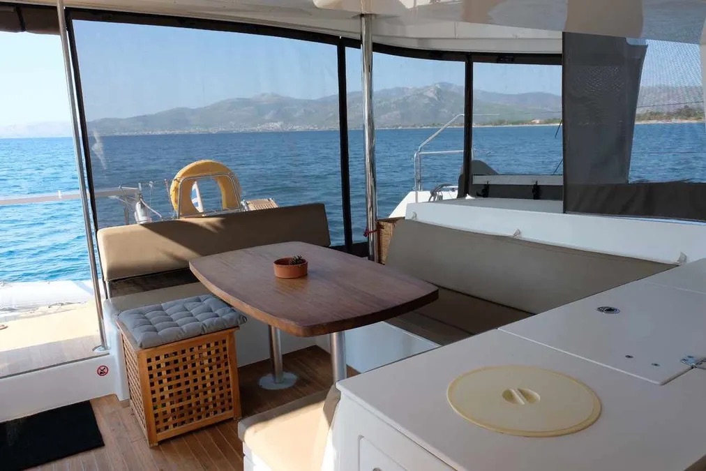 Lagoon 450 Fly — photo 24