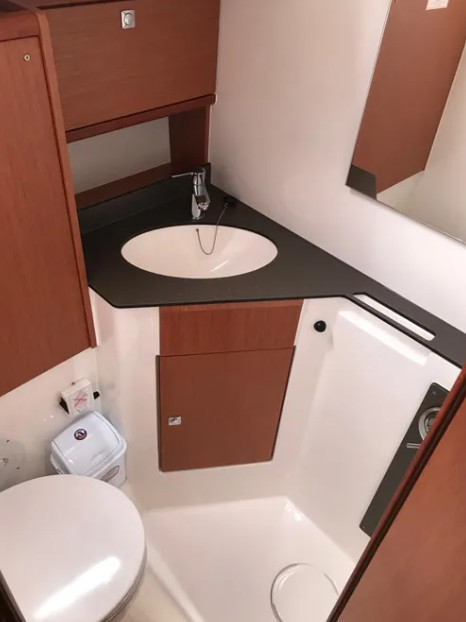 Bavaria Cruiser 46 (4 cab.) — photo 9
