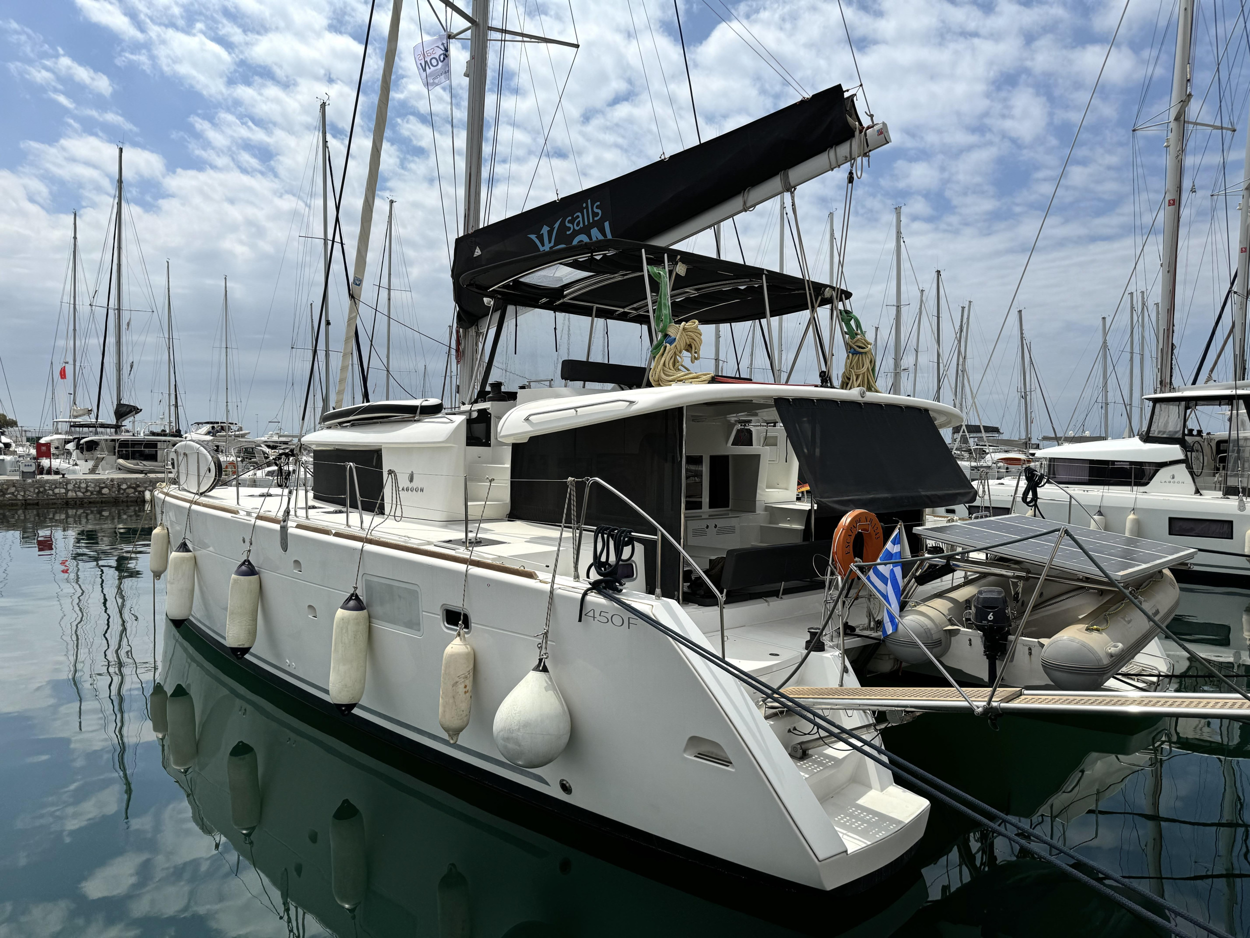 Lagoon 450F — photo 8