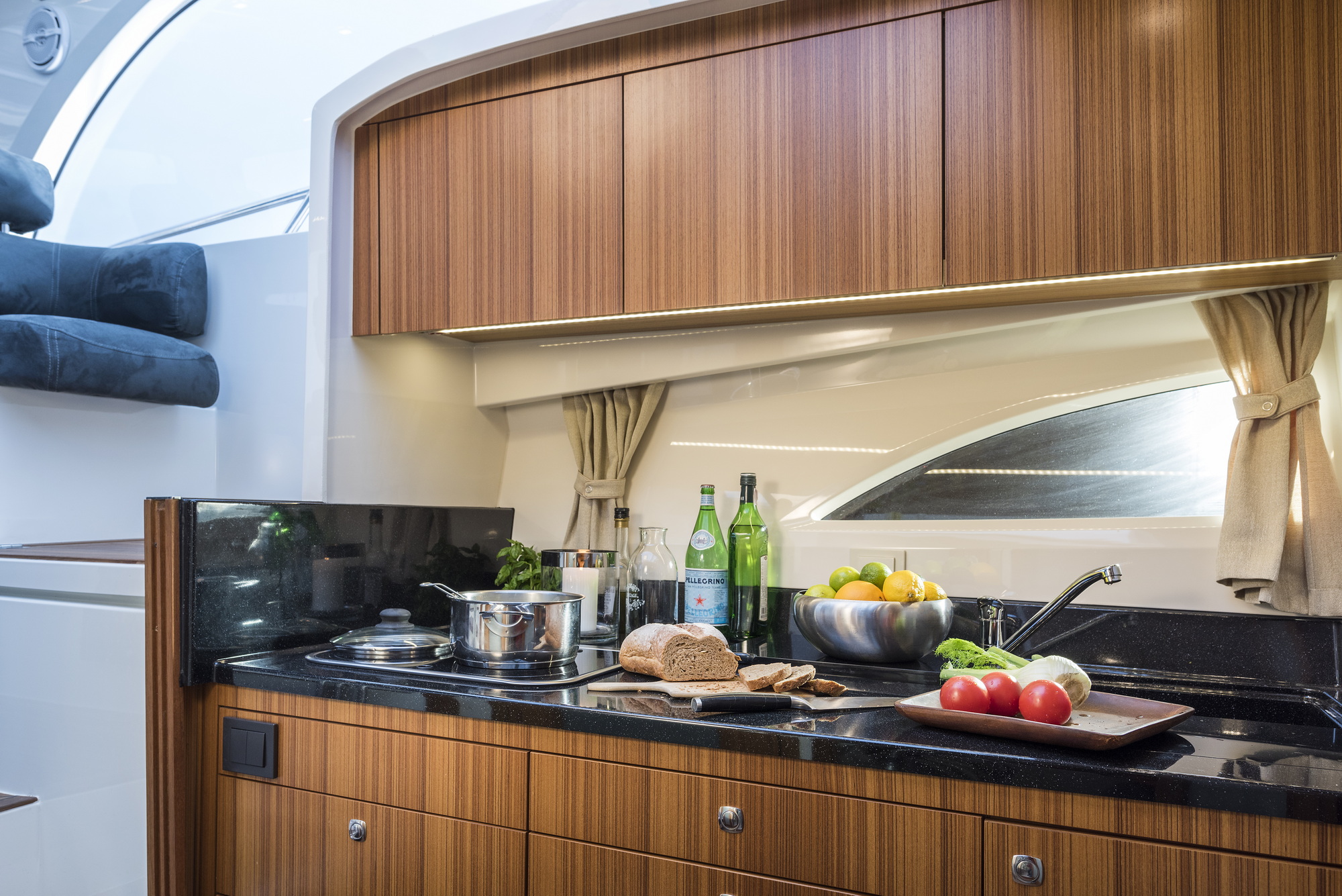 Marex 310 Sun Cruiser — photo 3