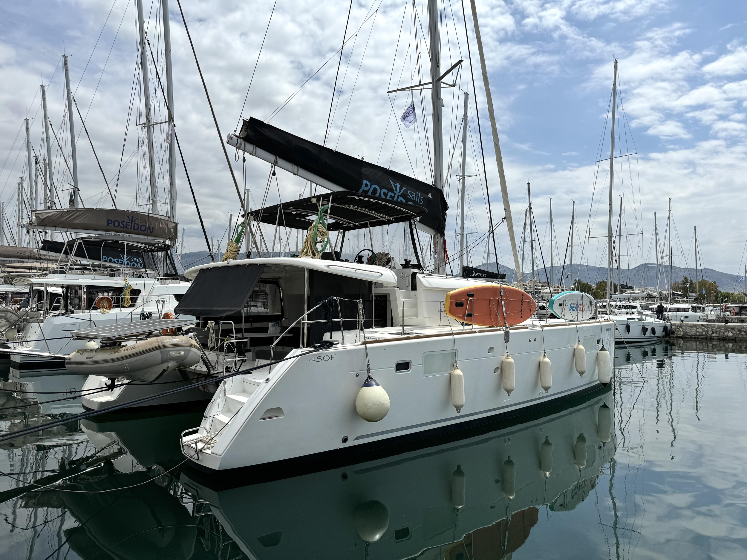 Lagoon 450F — photo 12