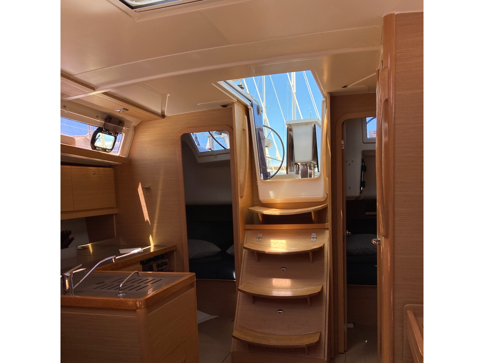 Dufour 390 Grand Large — photo 12