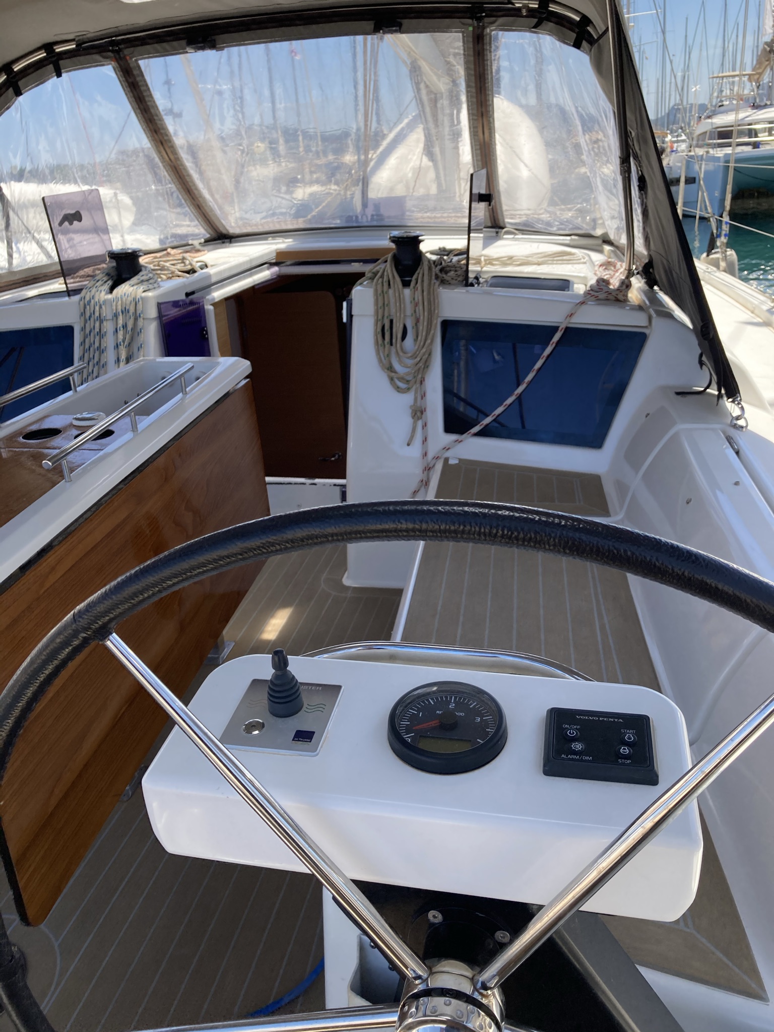 Dufour 390 Grand Large — photo 17