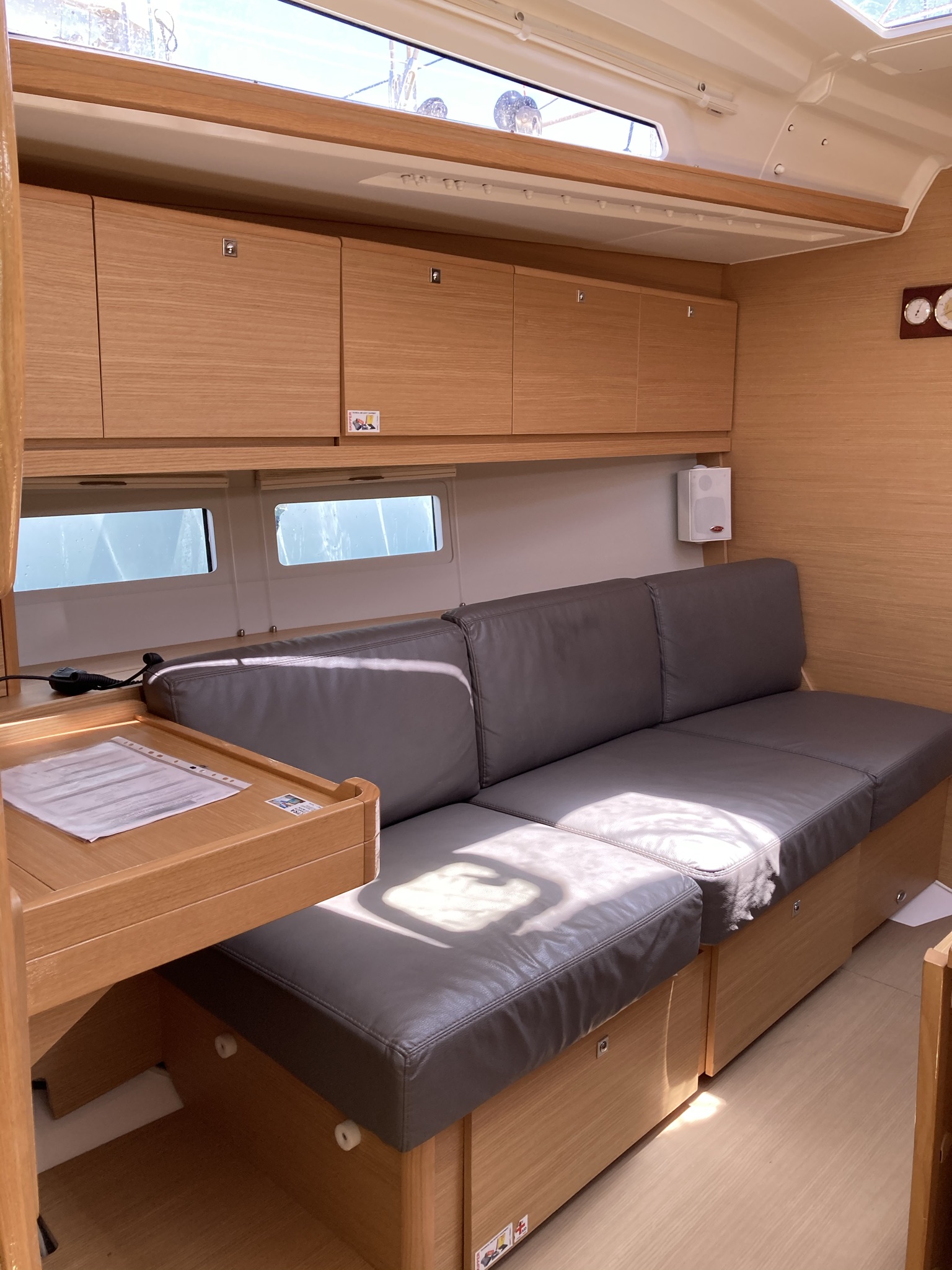 Dufour 390 Grand Large — photo 7