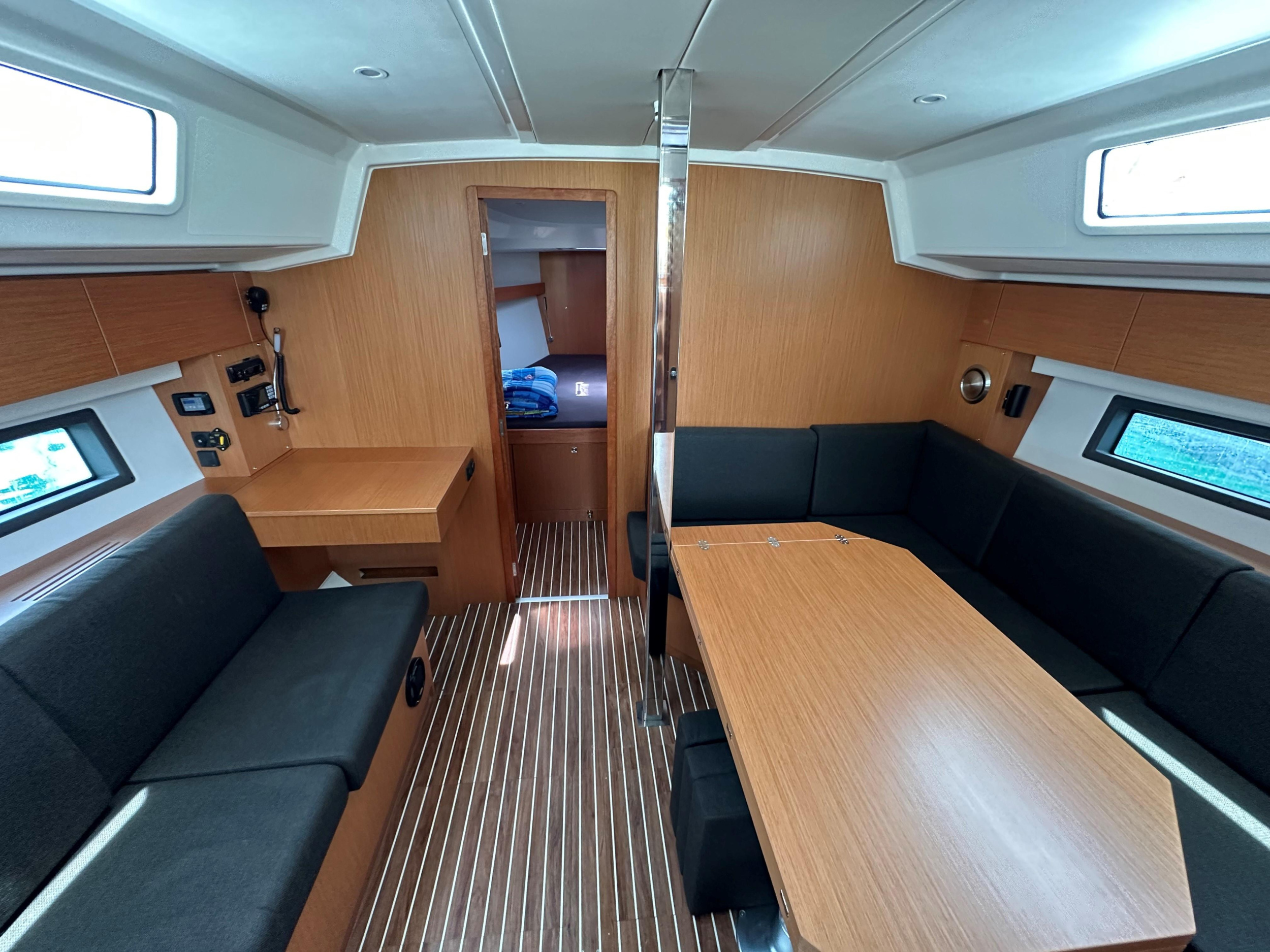 Bavaria C42 (3 cab.) — photo 8