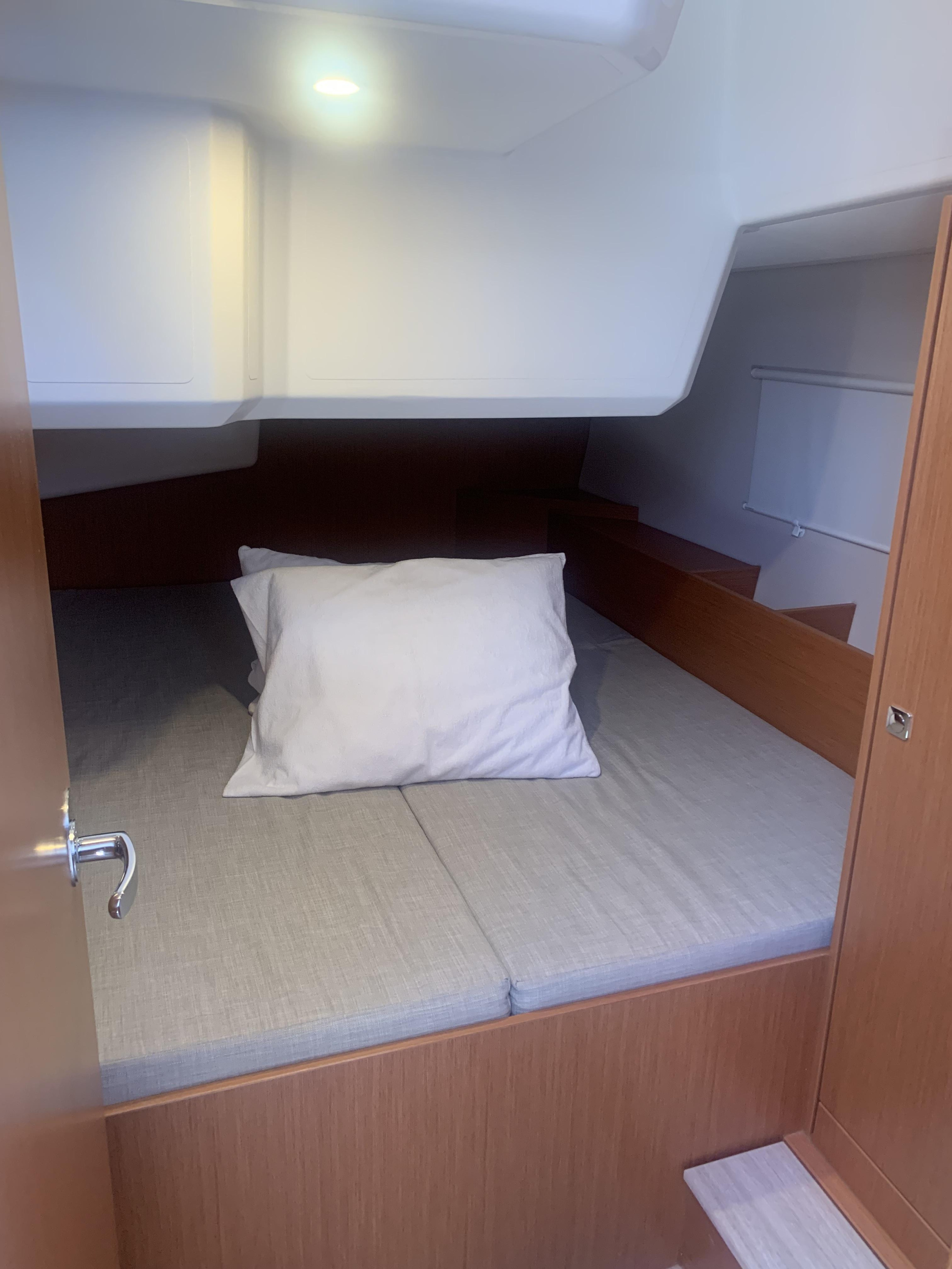 Bavaria C42 (3 cab.) — photo 2