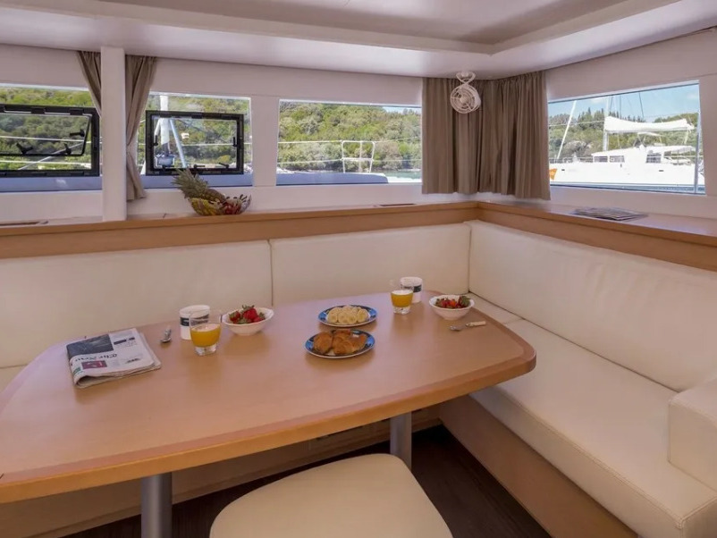 Lagoon 450 Fly (4 cab.) — photo 5