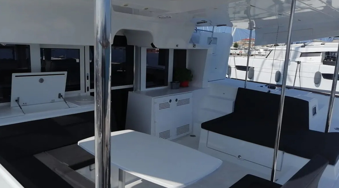 Lagoon 450 Fly (4 cab.) — photo 8