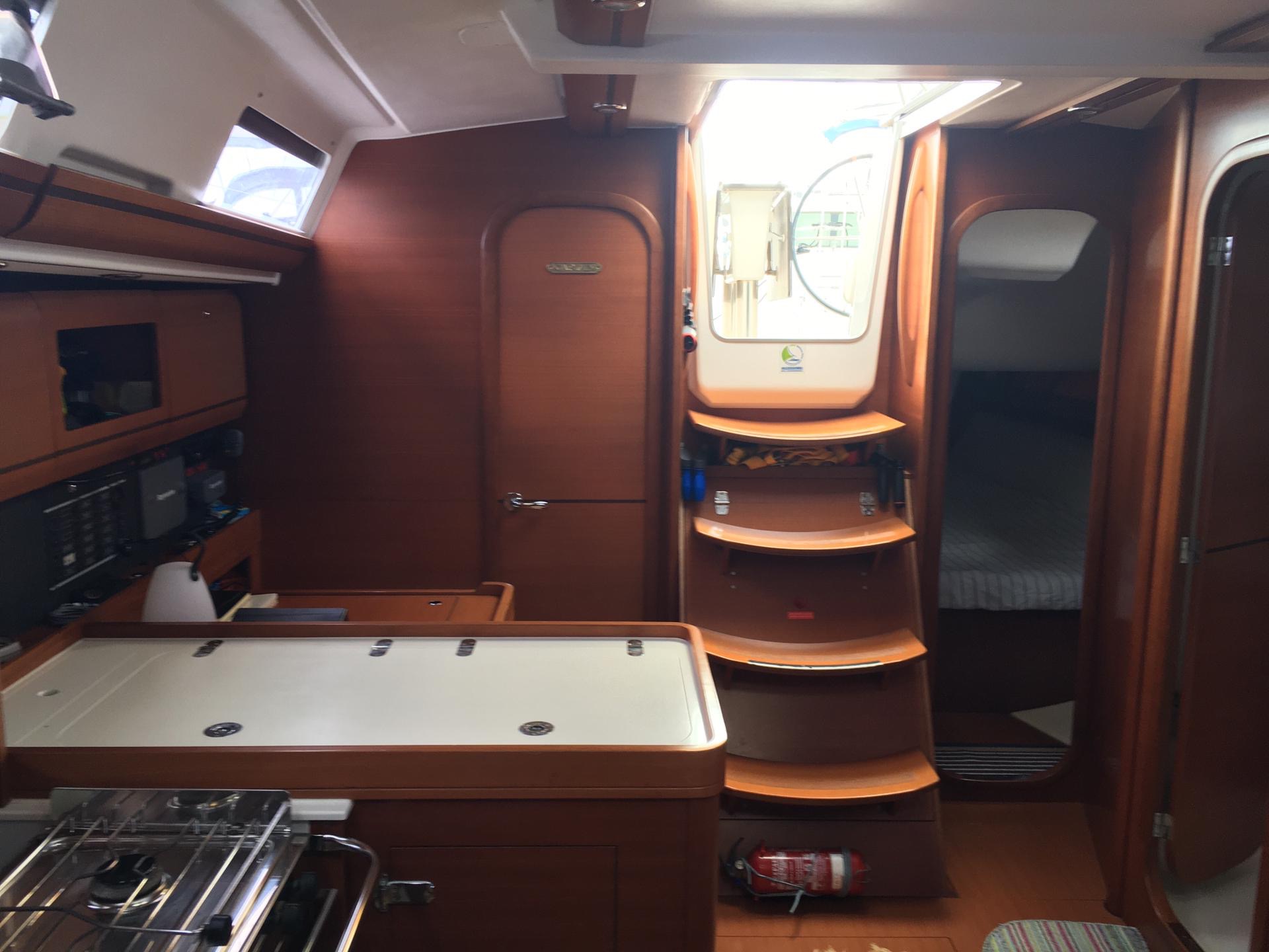 Dufour 405 Grand Large — photo 6