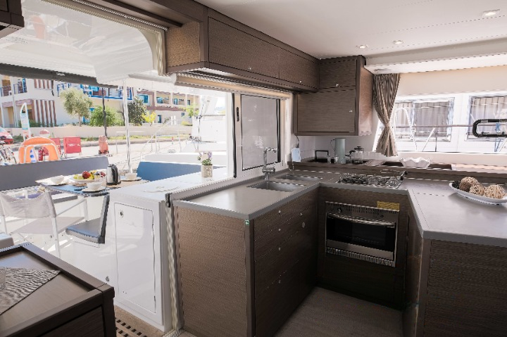 Lagoon 450 F (4 cab.) — photo 11