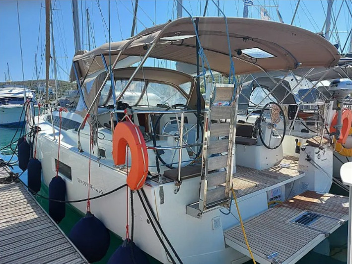 Sun Odyssey 410 (3 cab.) — photo 1