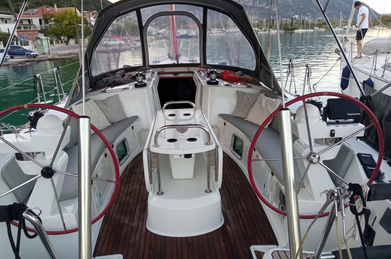 Sun Odyssey 49 (4 cab.) — photo 2