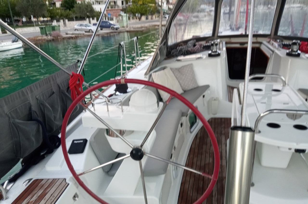 Sun Odyssey 49 (4 cab.) — photo 18