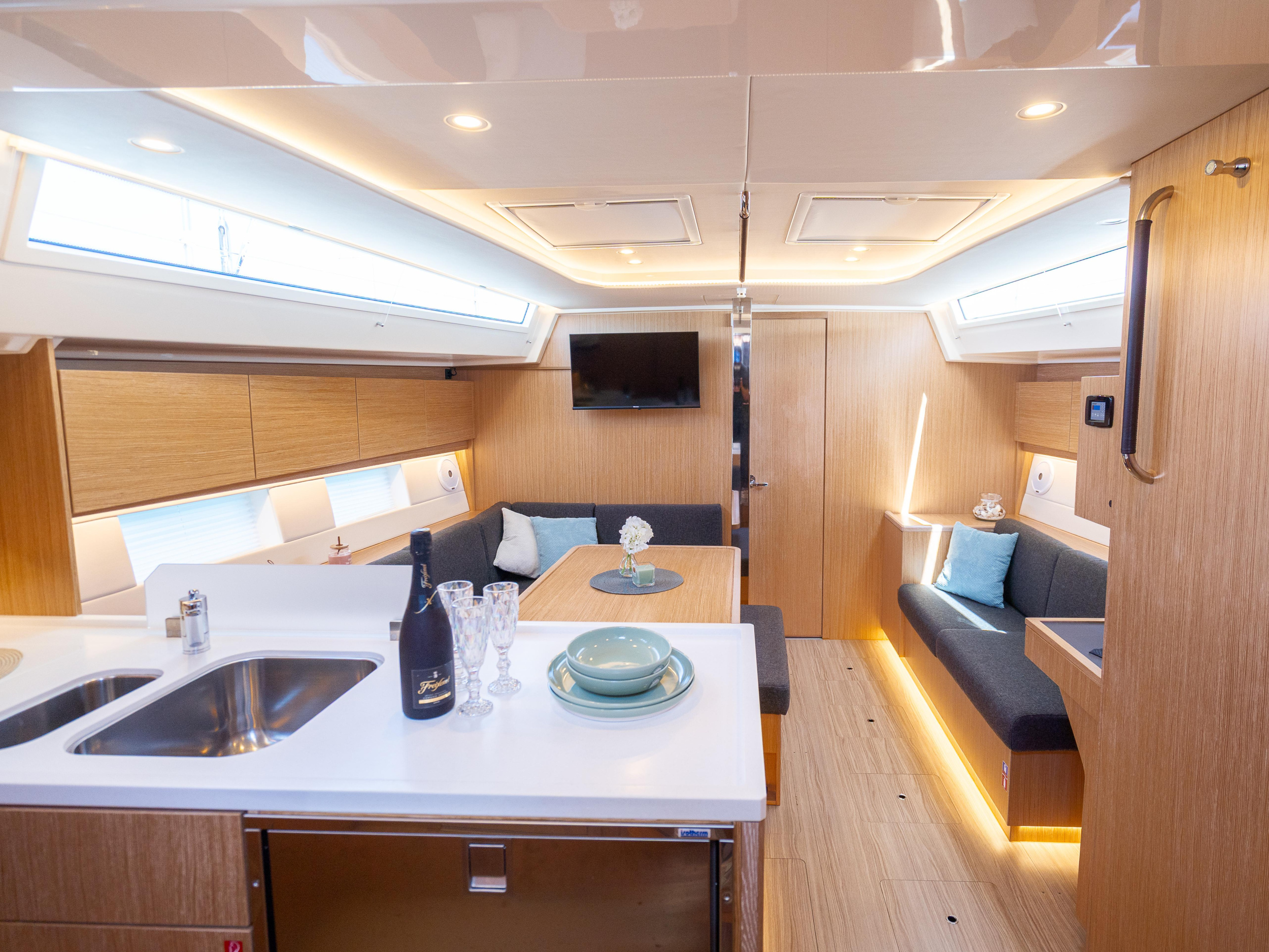 Bavaria C45 Style — photo 8