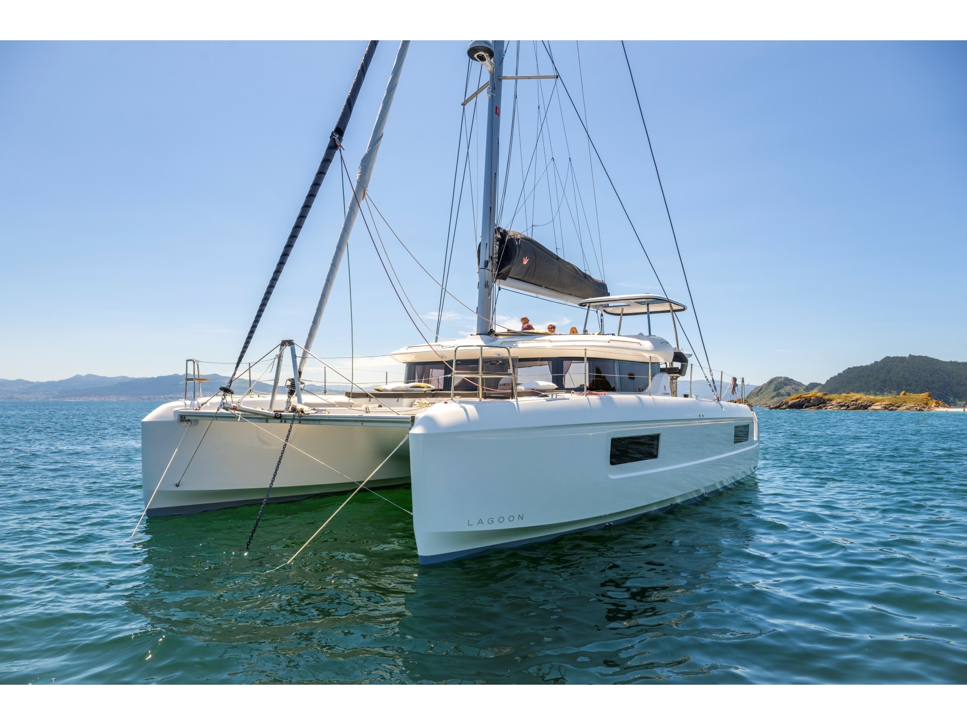Lagoon 43 — photo 1