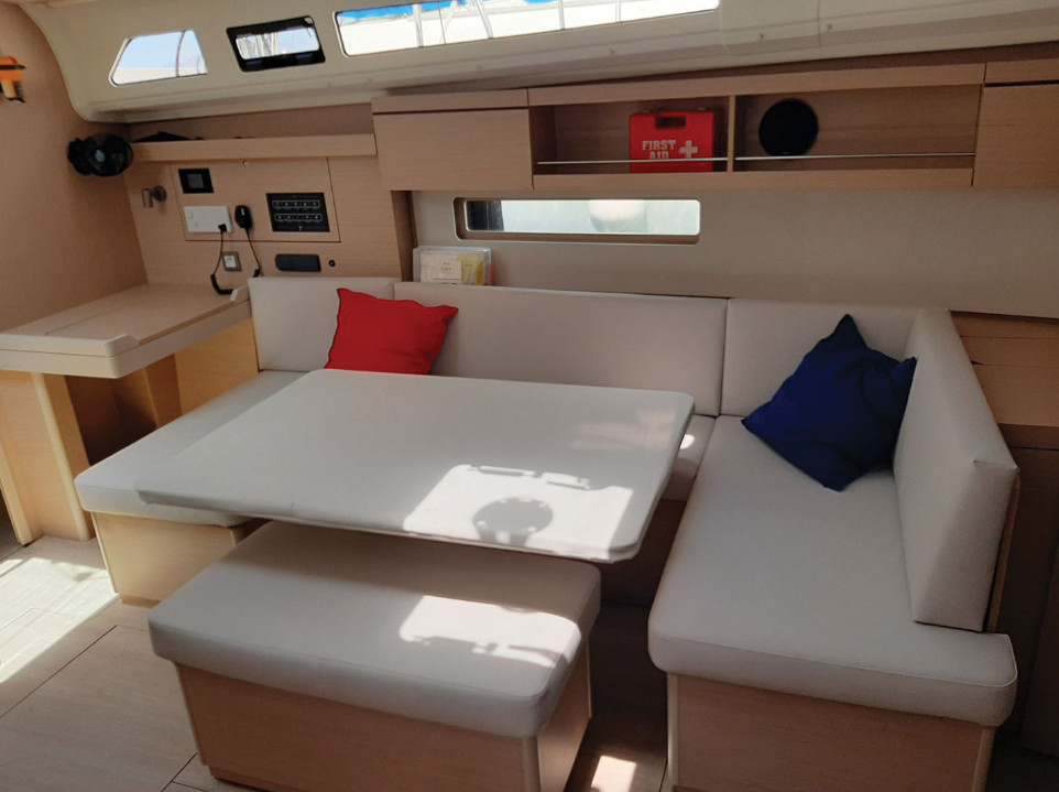 Oceanis 40.1 (4 cab.) — photo 8