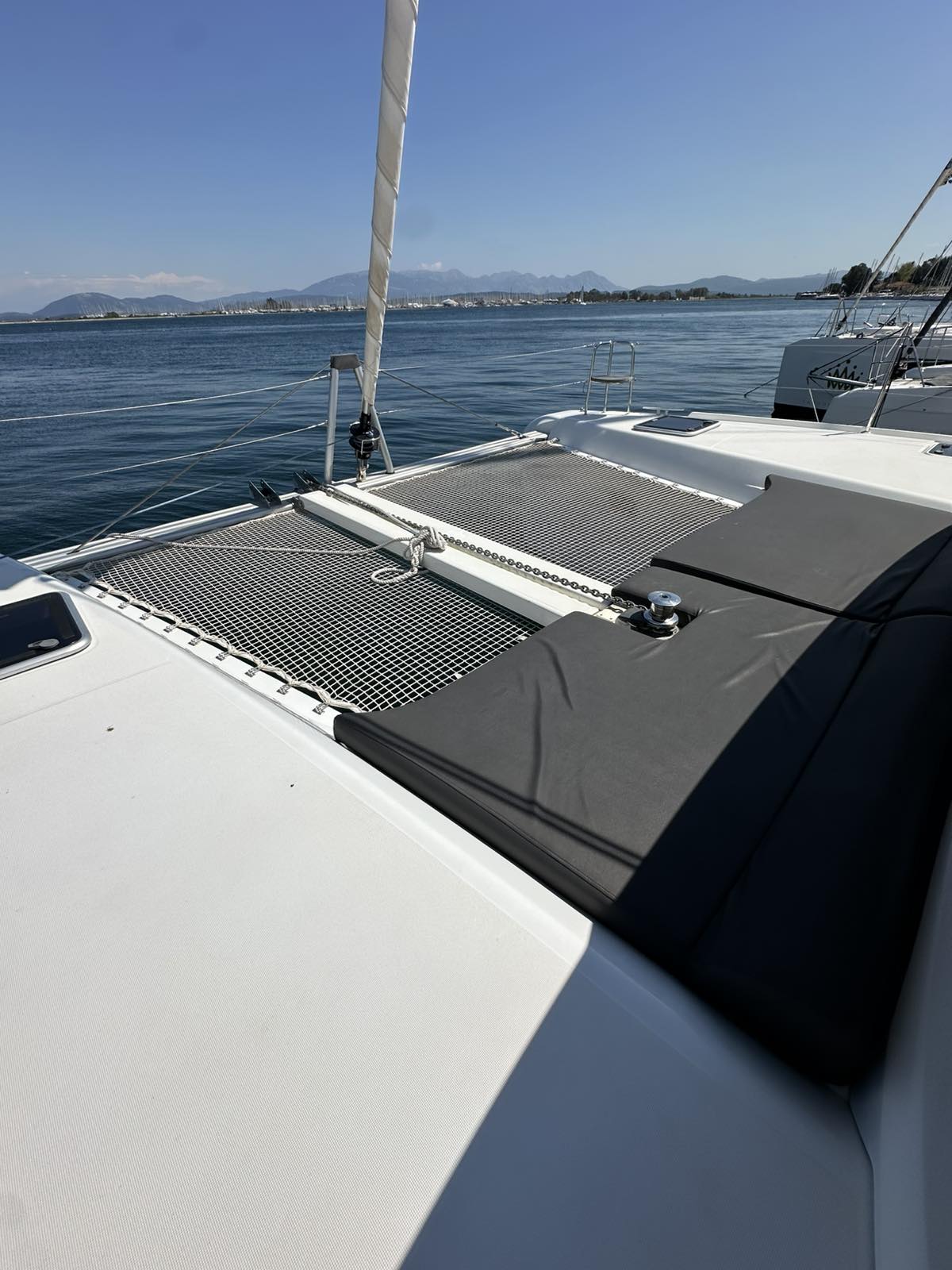 Lagoon 42 — photo 11