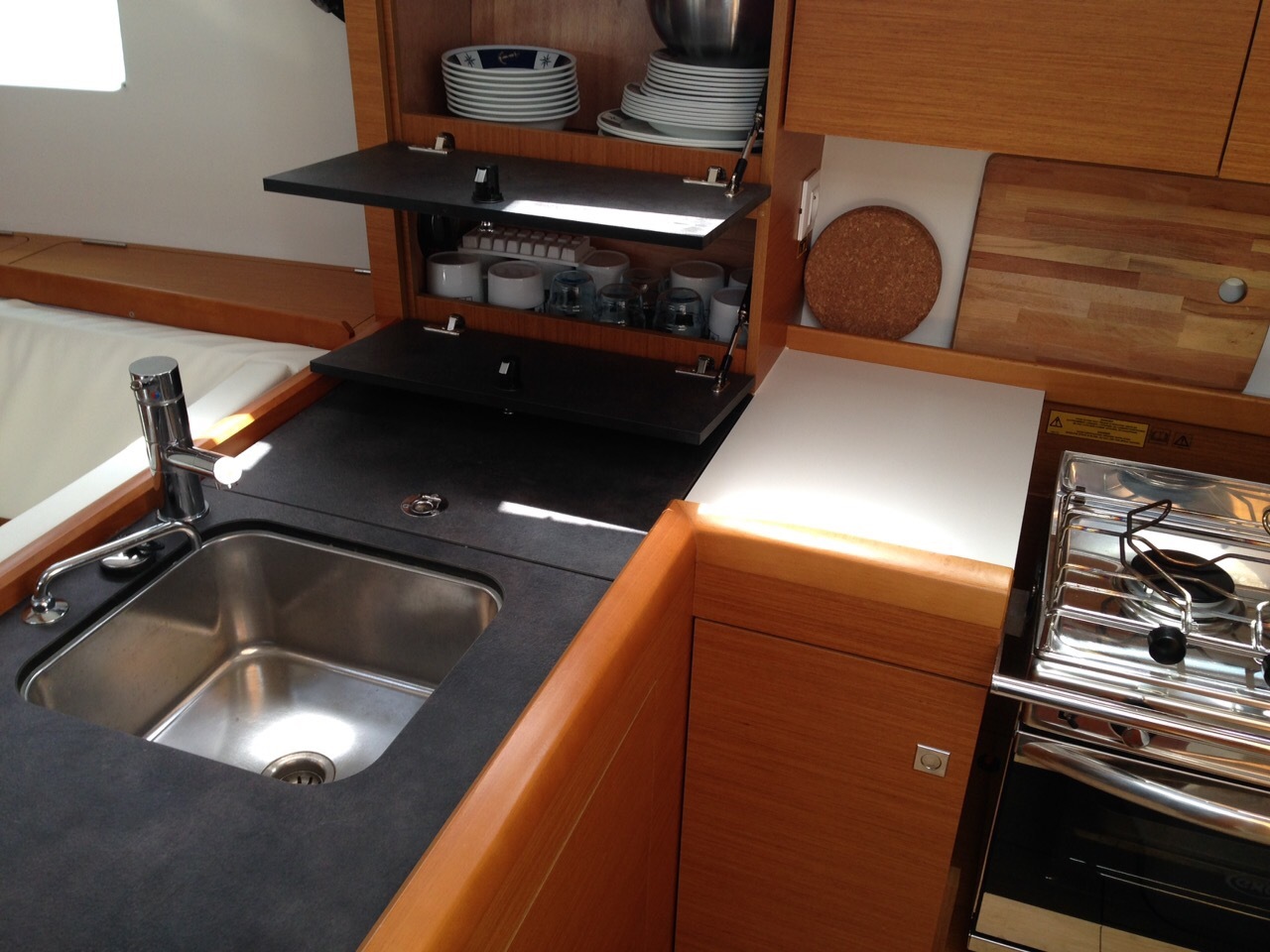 Sun Odyssey 349 (3 cab.) — photo 2