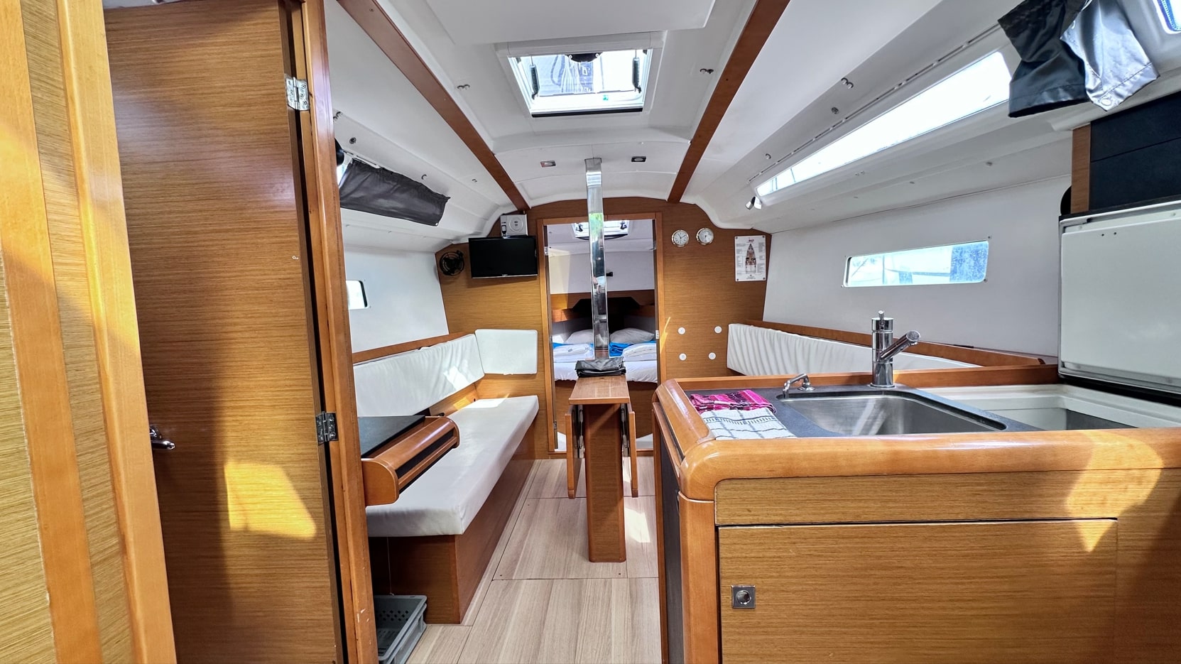 Sun Odyssey 349 (3 cab.) — photo 25