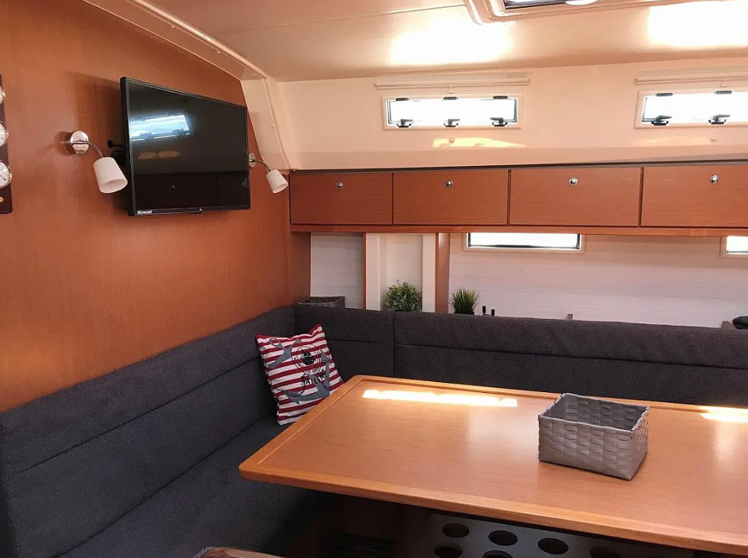 Bavaria Cruiser 50 (5 cab.) — photo 11