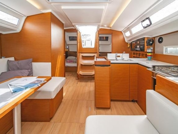 Sun Odyssey 410 (3 cab.) — photo 6