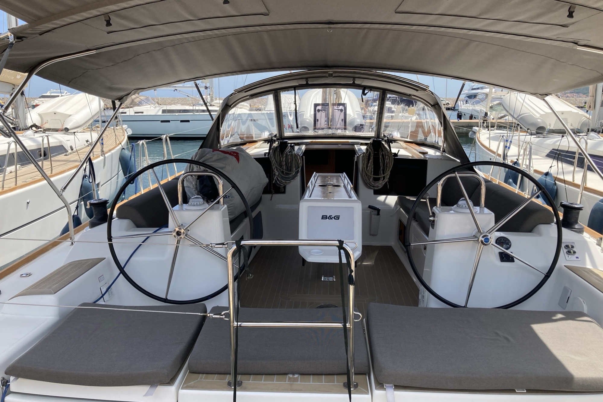 Dufour 460 Grand Large 5Cab — photo 23
