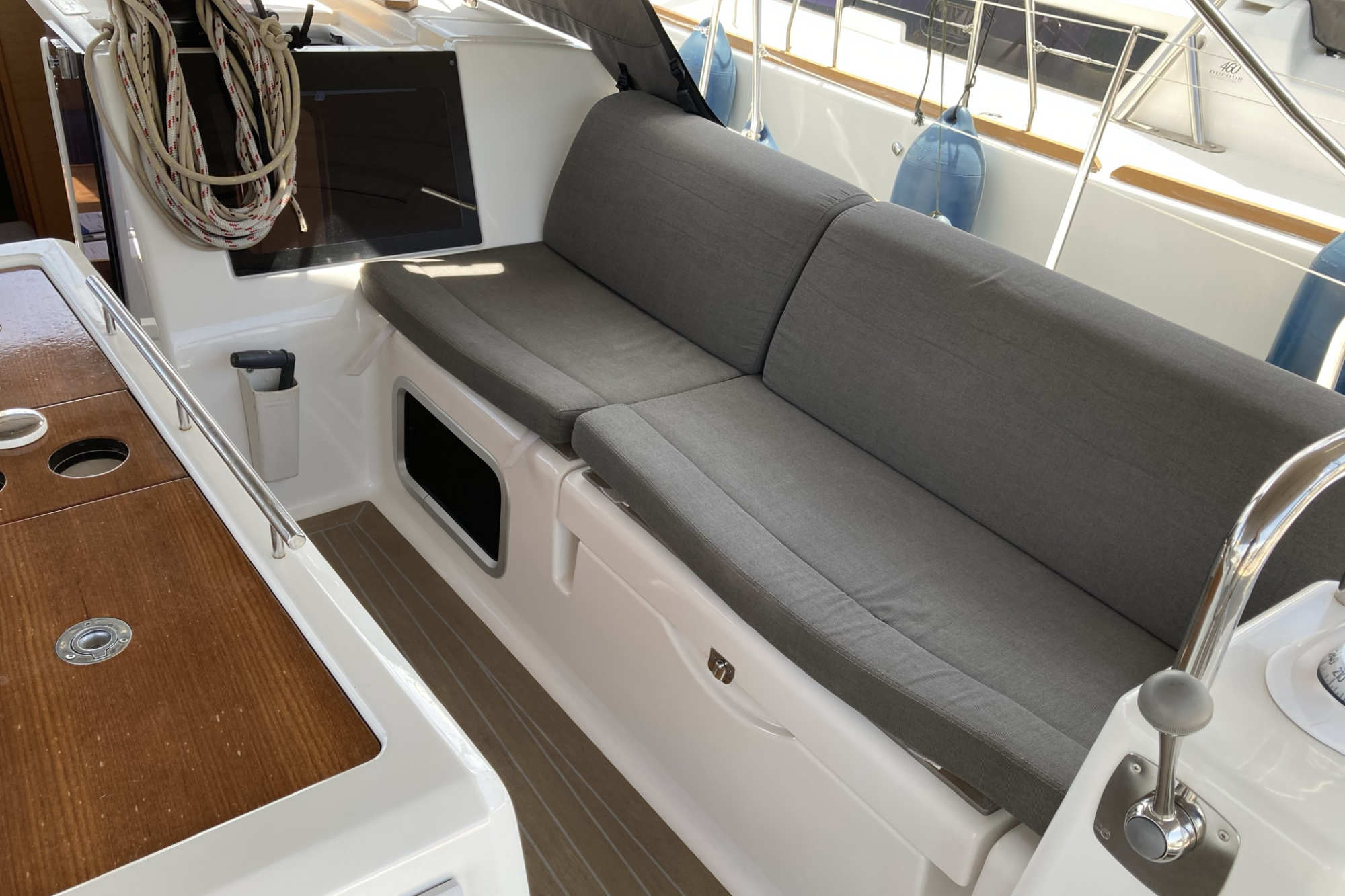 Dufour 460 Grand Large 5Cab — photo 14