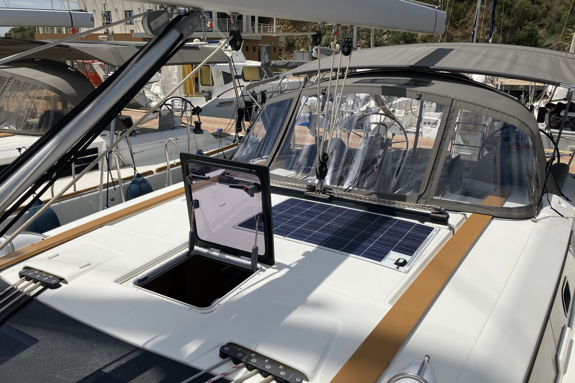 Dufour 460 Grand Large 5Cab — photo 15