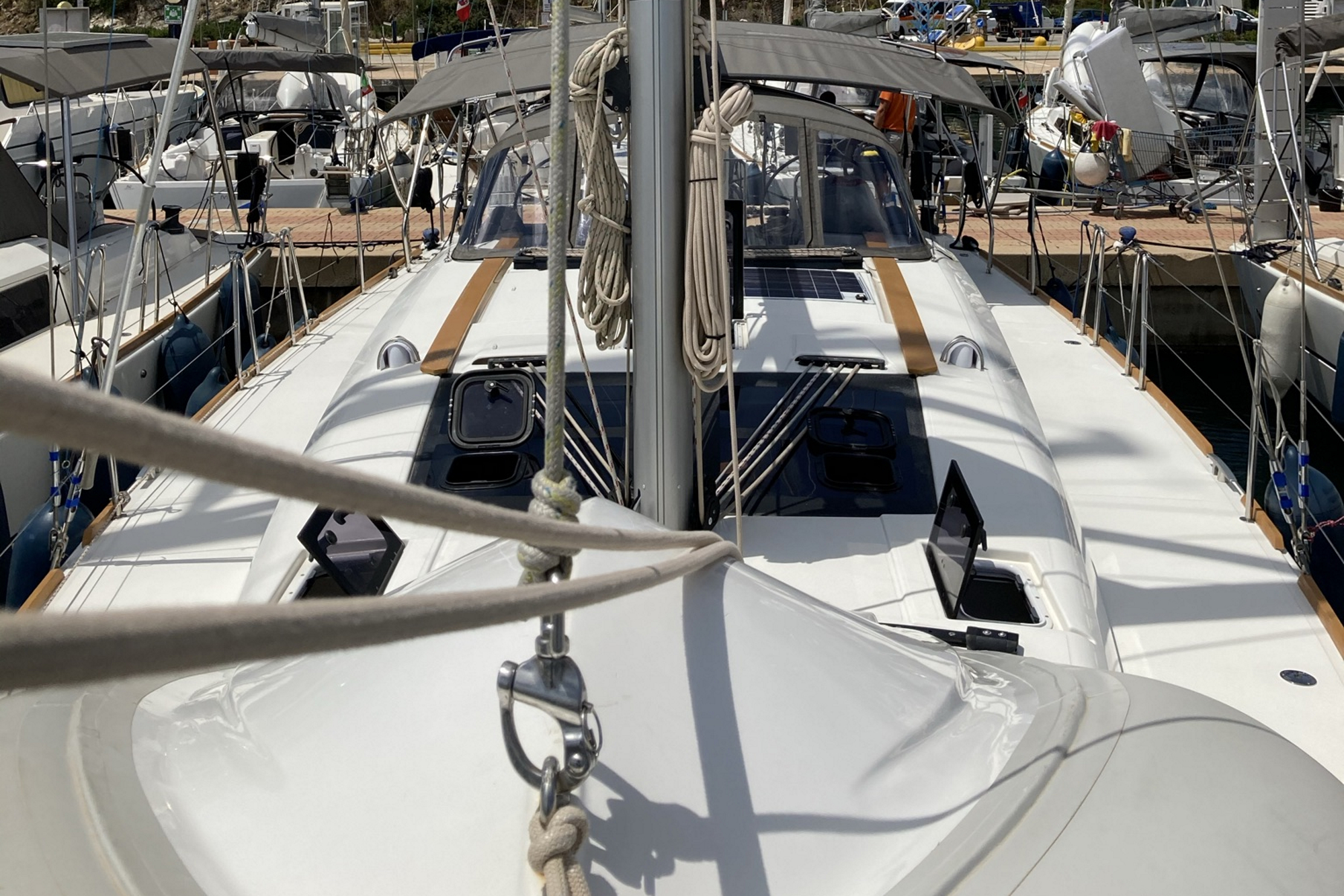 Dufour 460 Grand Large 5Cab — photo 34