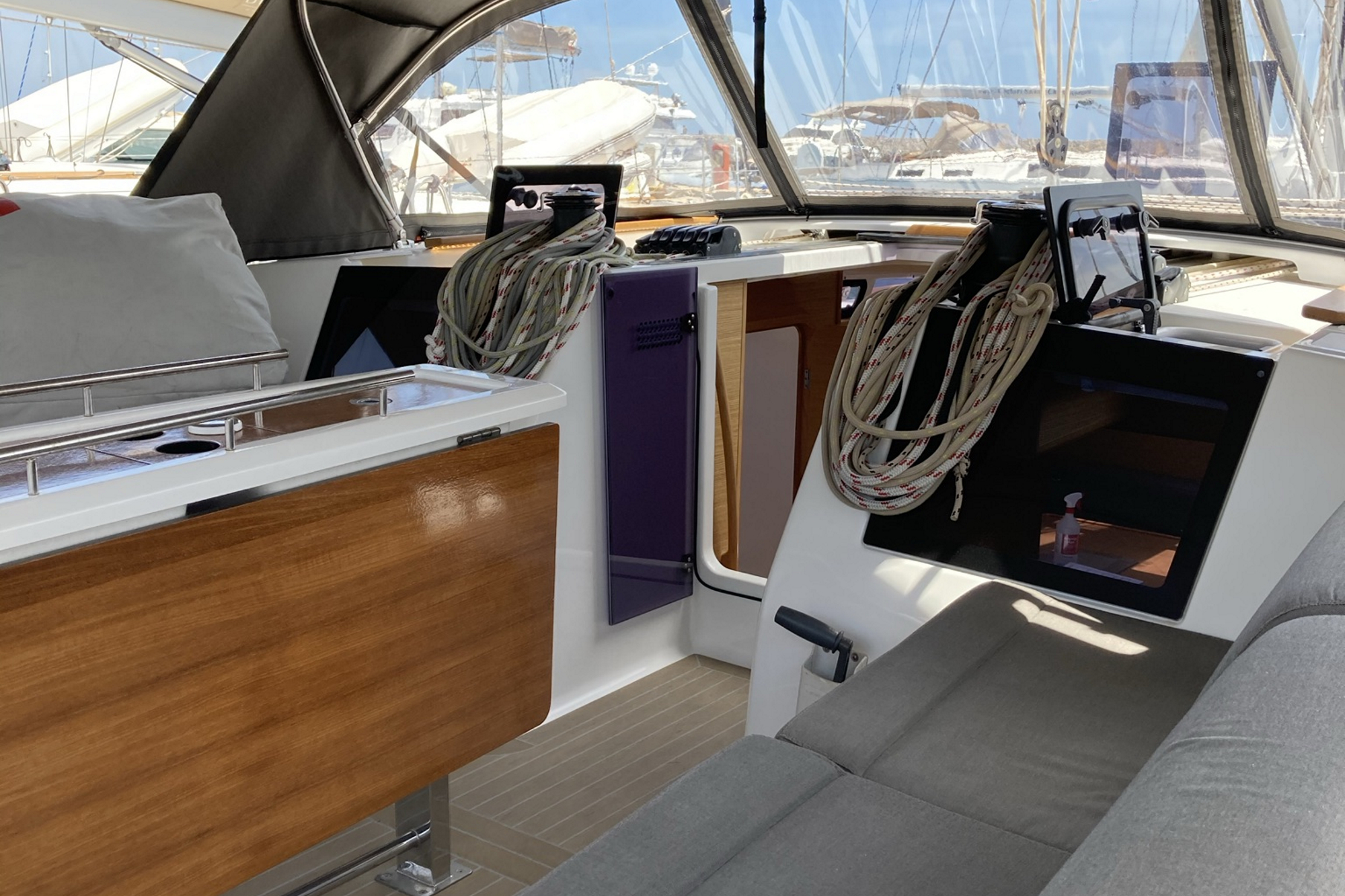 Dufour 460 Grand Large 5Cab — photo 22