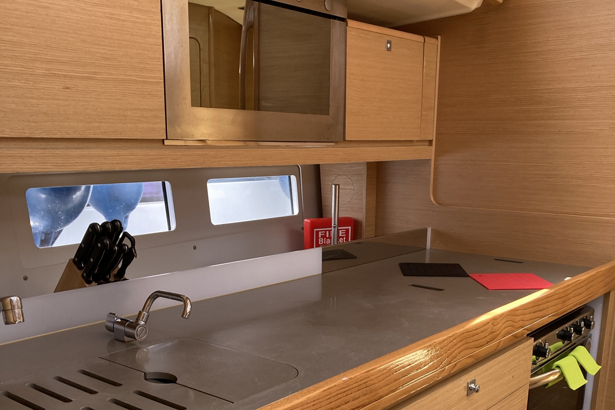 Dufour 460 Grand Large 5Cab — photo 25