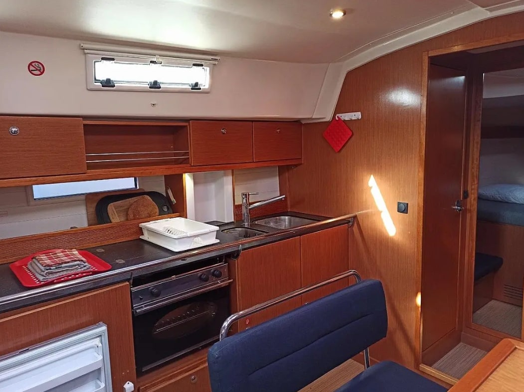 Bavaria Cruiser 45 (4 cab.) — photo 13