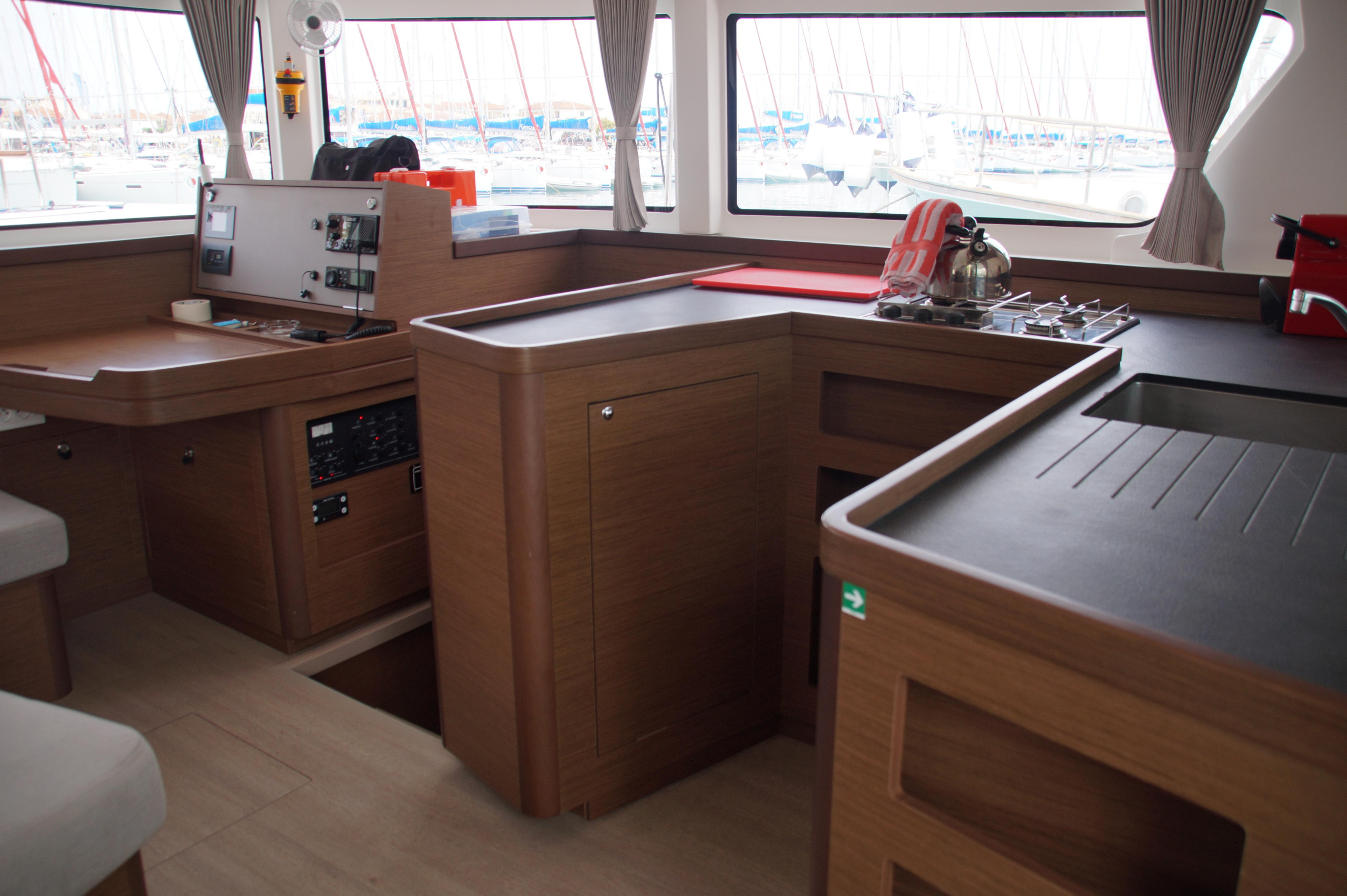 Lagoon 42 (4 cab) — photo 19