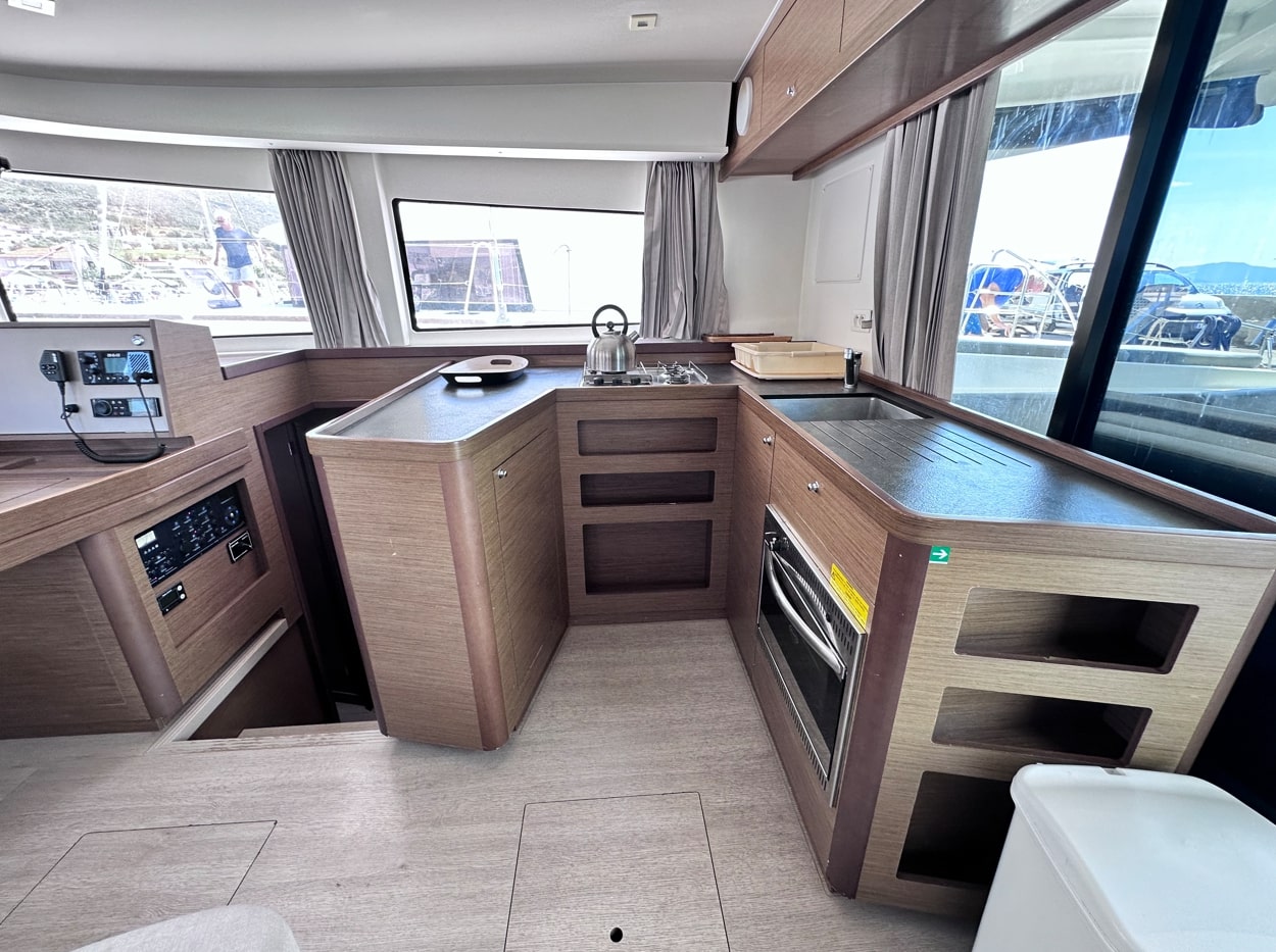 Lagoon 42 (4 cab) — photo 13