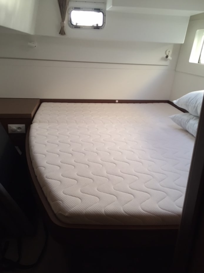 Lagoon 40 (4 cab.) — photo 17