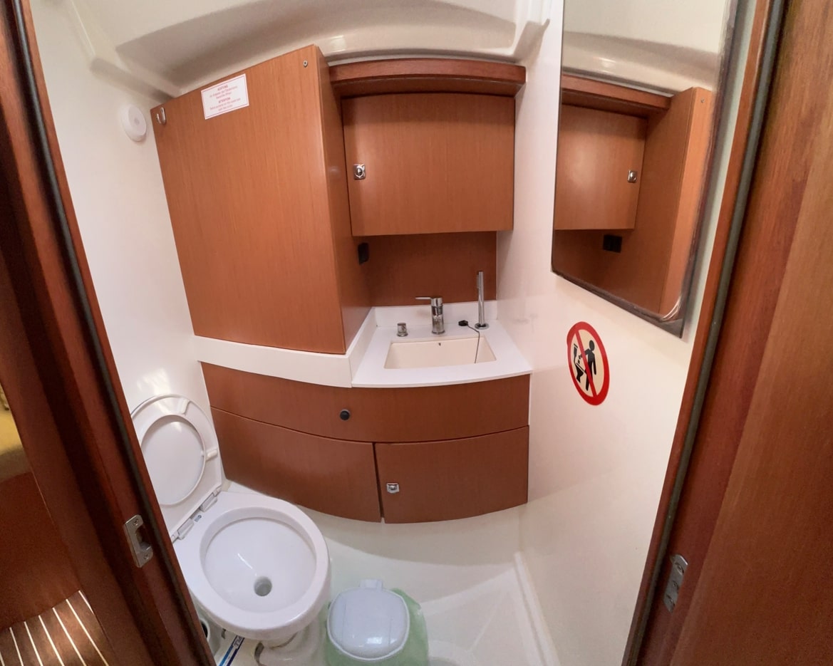 Bavaria C45 (5 cabins) — photo 4
