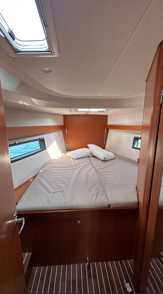 Bavaria C42 (3 cab.) — photo 2