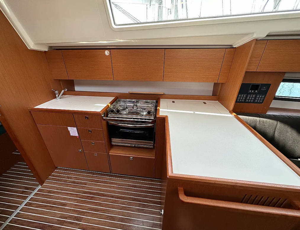 Bavaria Cruiser 56 (5 cab.) — photo 4
