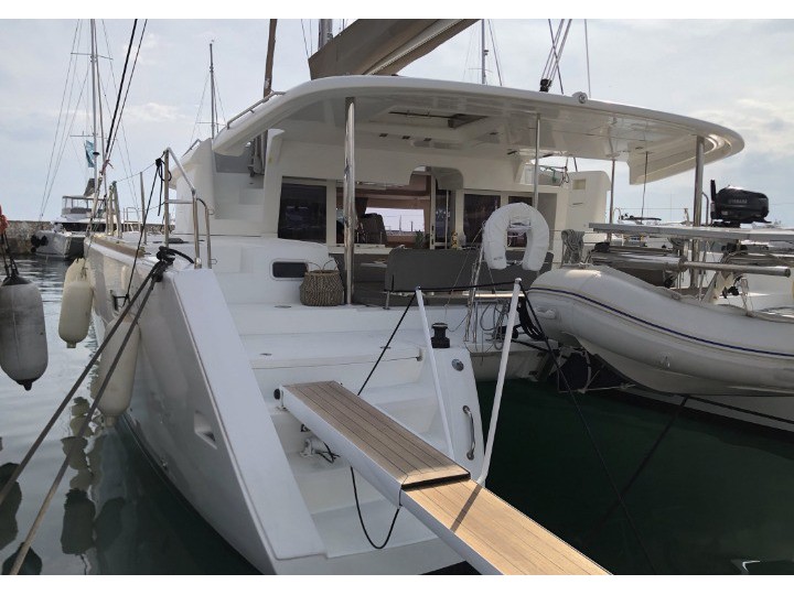 Lagoon 450 F (4 cab) — photo 1