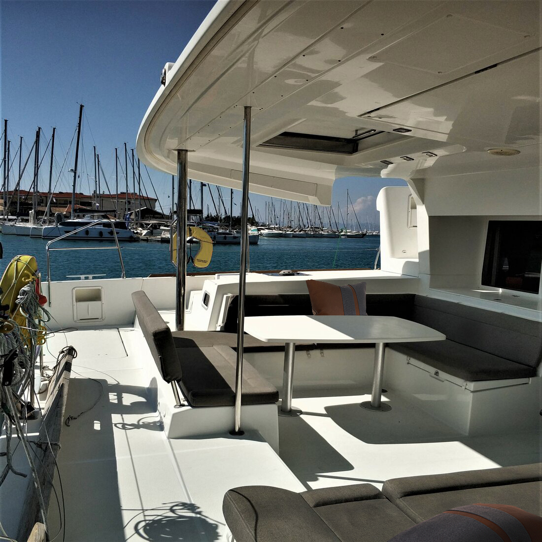 Lagoon 450 F (4 cab) — photo 7