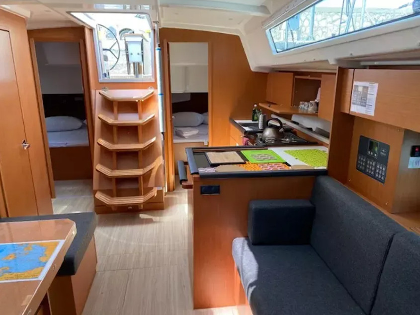 Bavaria C42 (3 cab.) — photo 4
